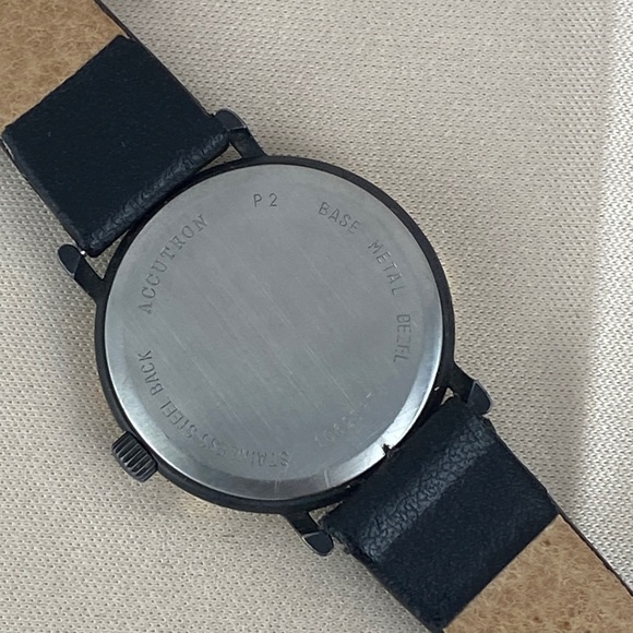 VINTAGE Bulova ACCUTRON Swiss Quarts Evening Sports Watch - Picture 4 of 9